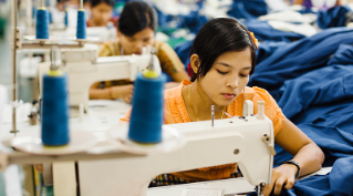 Lydia_Hopton's tweet photo. Excited to share @MandSnews are partnering with @CNTR4growth @LeviStraussCo @VFCorp &amp; @BSRnews to deliver financial literacy and wage digitisation in Cambodia! Another step in making digital payment available to the 800,000 workers in our supply chain. https://t.co/mpNIep1q6y https://t.co/QC8MiYL4HF