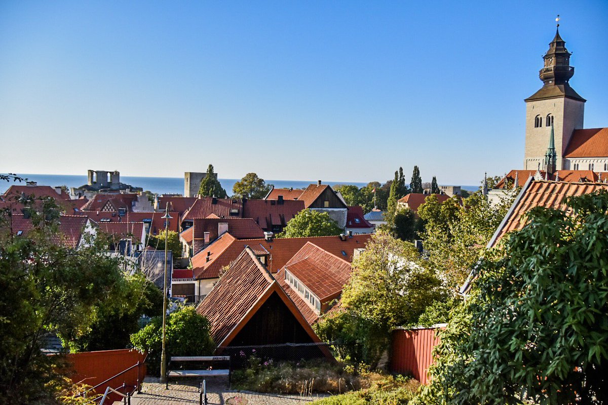 World Traveler No Twitter 昔から大好きな魔女の宅急便の ロケ地にやっと来ました W 今回色々な都市を歩いて来ましたが ヴィスビューが最高に好きです キキみたいに住みたい って思います ヴィスビュー Visby スウェーデン Sweden ジブリ 魔女の