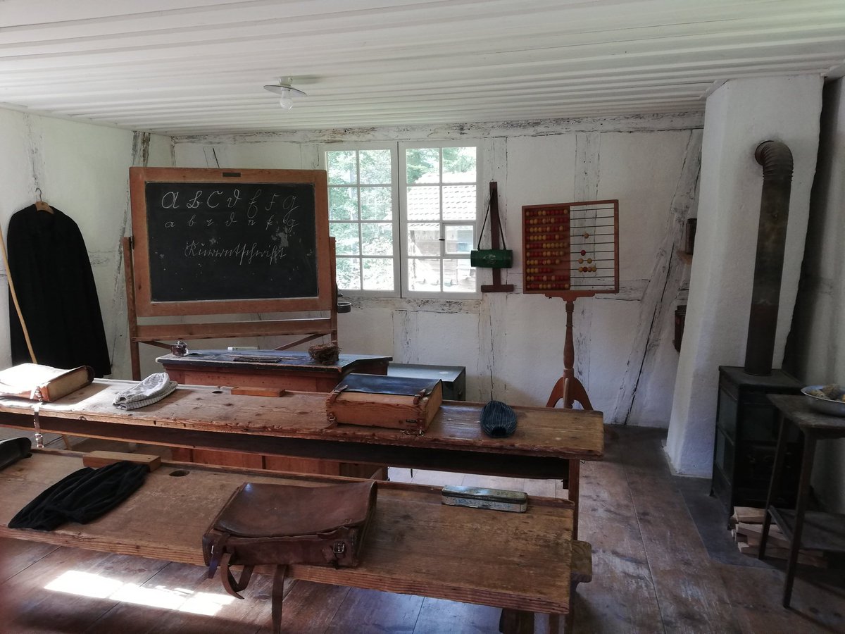 Niti_Who's tweet photo. Part 2 #FreilichtmuseumBallenberg #berneroberland #Brienz #Switzerland https://t.co/1JMSA9Y4QI
