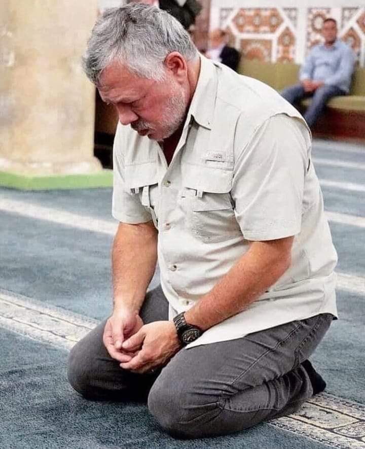 اعانك الله يا سيدي 😔😔😔