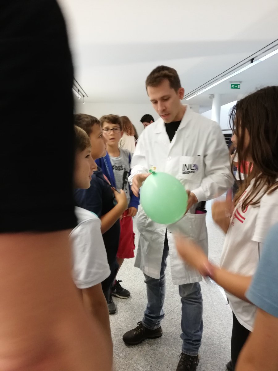 INLnano's tweet photo. It's happening! 2019 European Researchers' Night just started at
Centro Multimeios de Espinho. We will be here until midnight. Join us!! 💫
#ScienceWars #NEI2019 #ERN2019 #MSCAnight #MayScienceBeWithYou #outreach https://t.co/950bjZEm2z