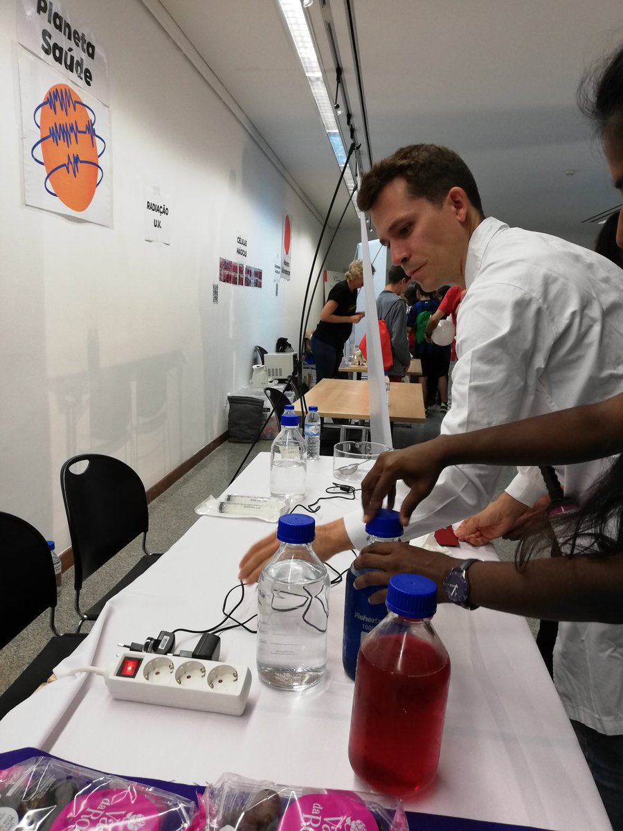 INLnano's tweet photo. It's happening! 2019 European Researchers' Night just started at
Centro Multimeios de Espinho. We will be here until midnight. Join us!! 💫
#ScienceWars #NEI2019 #ERN2019 #MSCAnight #MayScienceBeWithYou #outreach https://t.co/950bjZEm2z