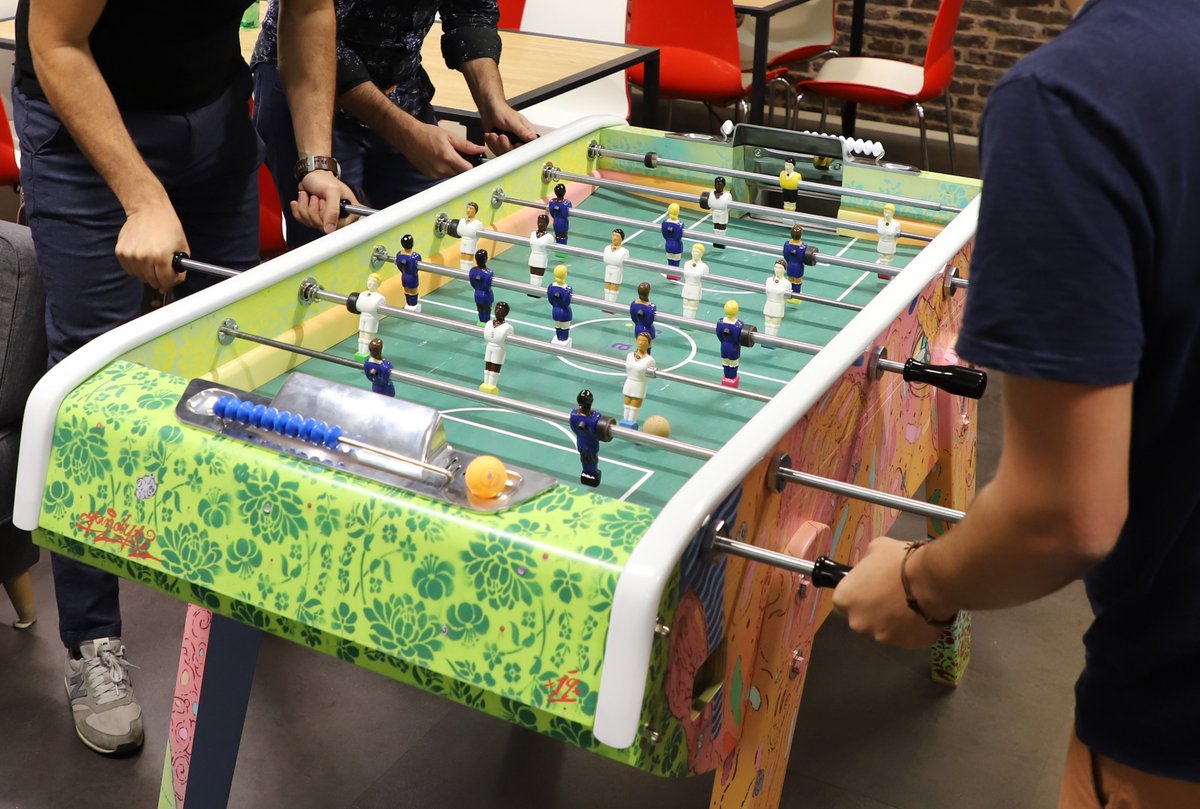 Aujourd'hui atelier cécifoot pour la journée du sport en entreprise ainsi que mise à disposition d'un babyfoot mixte. Merci <a href="/yvanwouandji/">Yvan Wouandji</a>, <a href="/FootdElles/">Foot d'Elles</a> et Nicole Abar !