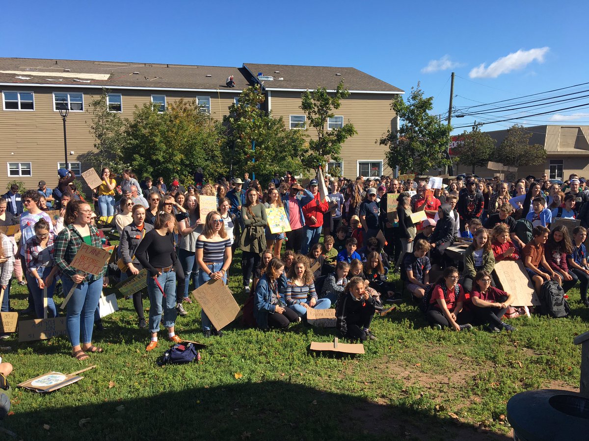 Great turnout for Sackville’s #ClimateStrike today. Several hundred people at the park now to hear speakers.