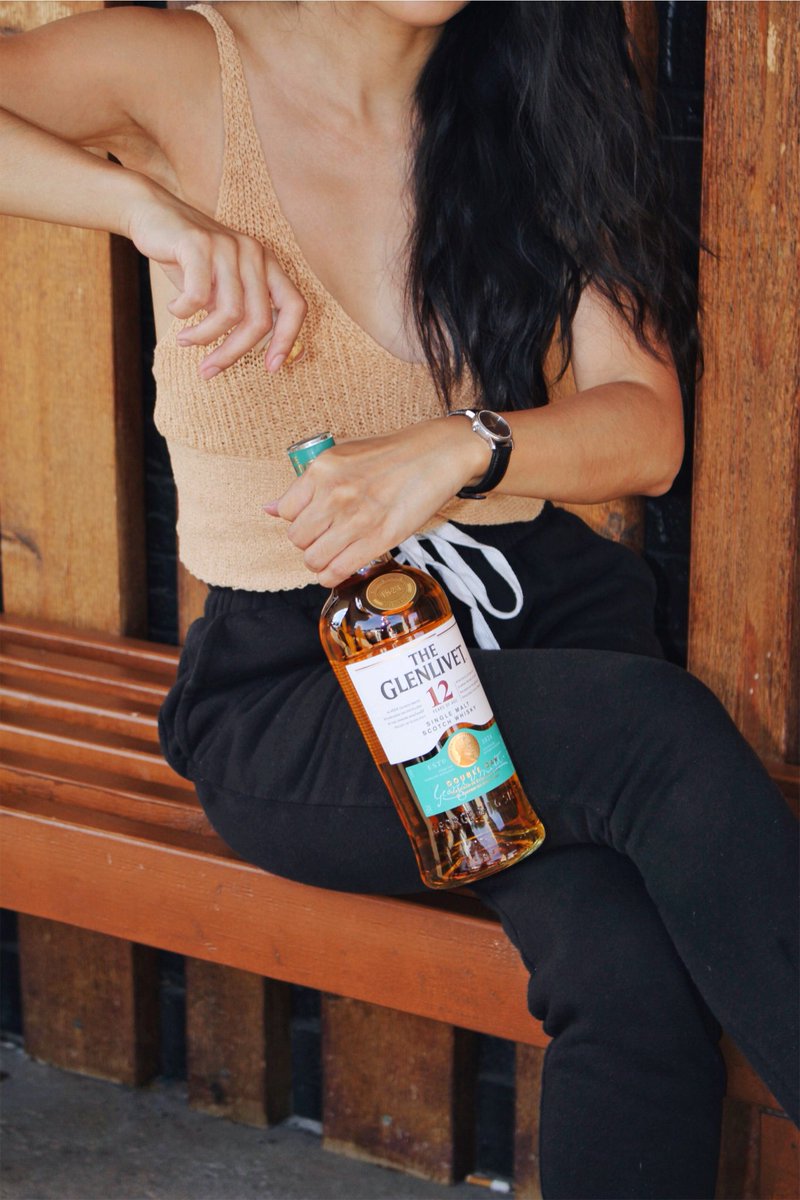 Jeansbly's tweet photo. #Ad | It’s always the right time to celebrate your wins. At the end of the day, real recognizes real... cheers to that! #theglenlivetpartner @theglenlivet_us https://t.co/gB52fbu7gX