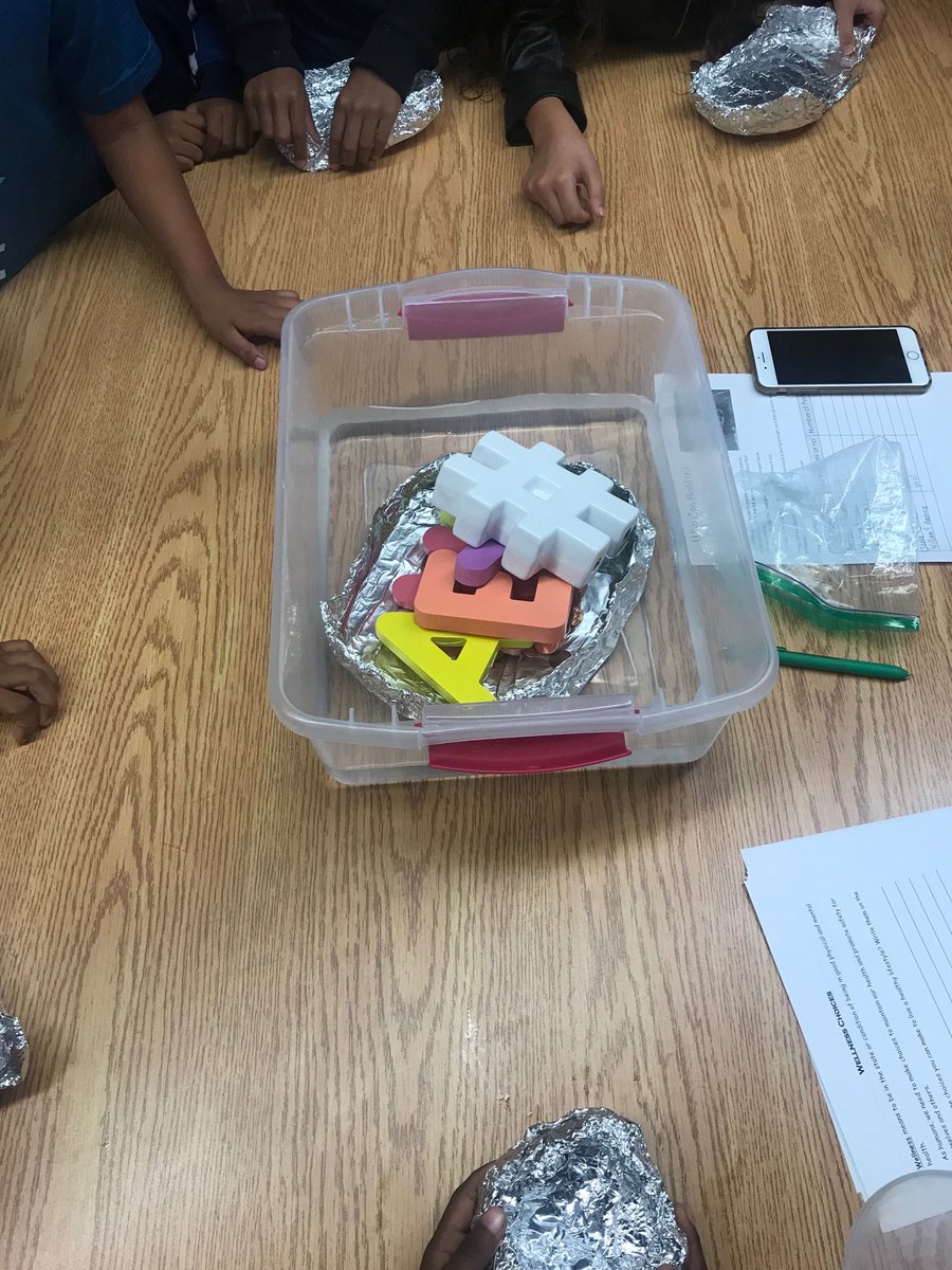 MrsYanezsClass's tweet photo. #yourboatsunk Career Day At Parkwood #wearethewood https://t.co/EkYPw6UtpT