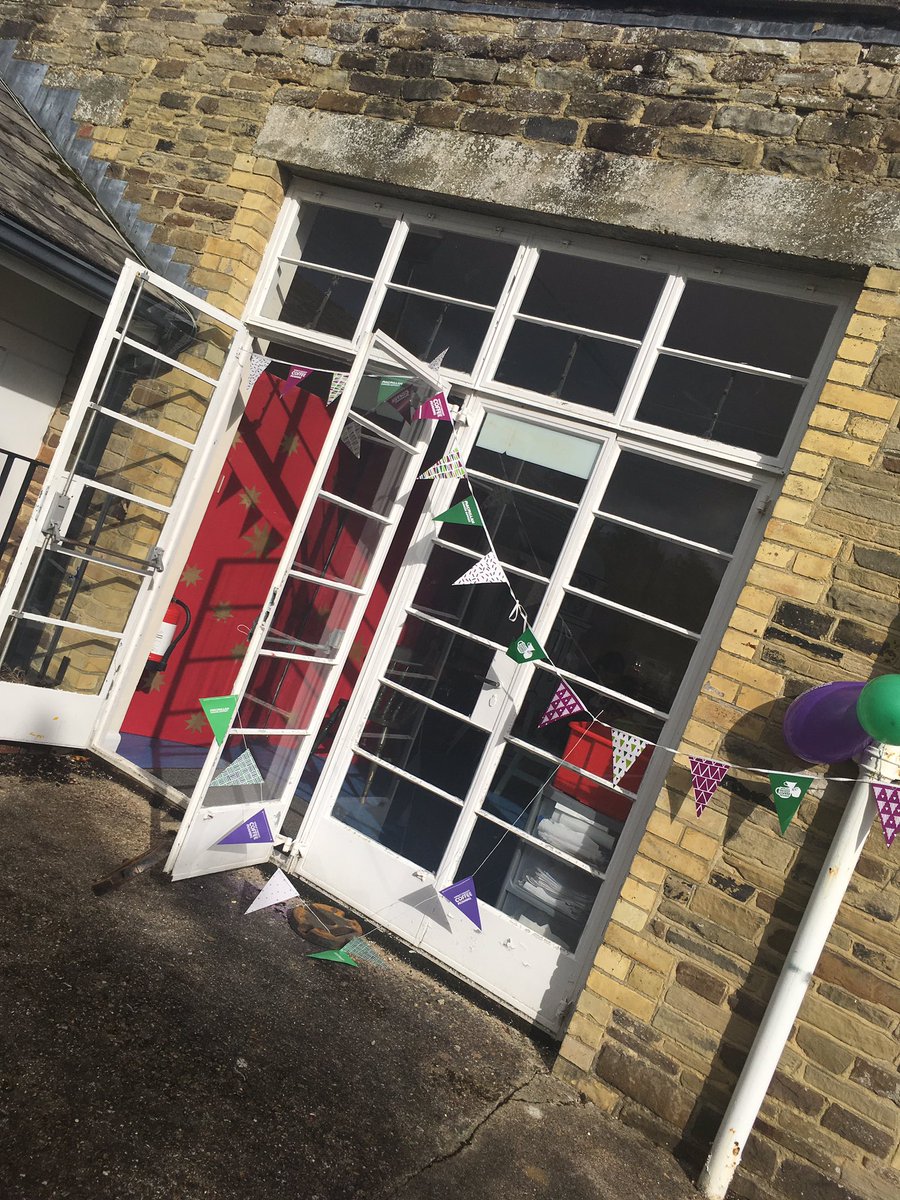 FarlBoarding's tweet photo. Come and support us this afternoon ! #macmillancancersupport  @FarlBoarding @BellevueGroup https://t.co/ZmLU90IDNn
