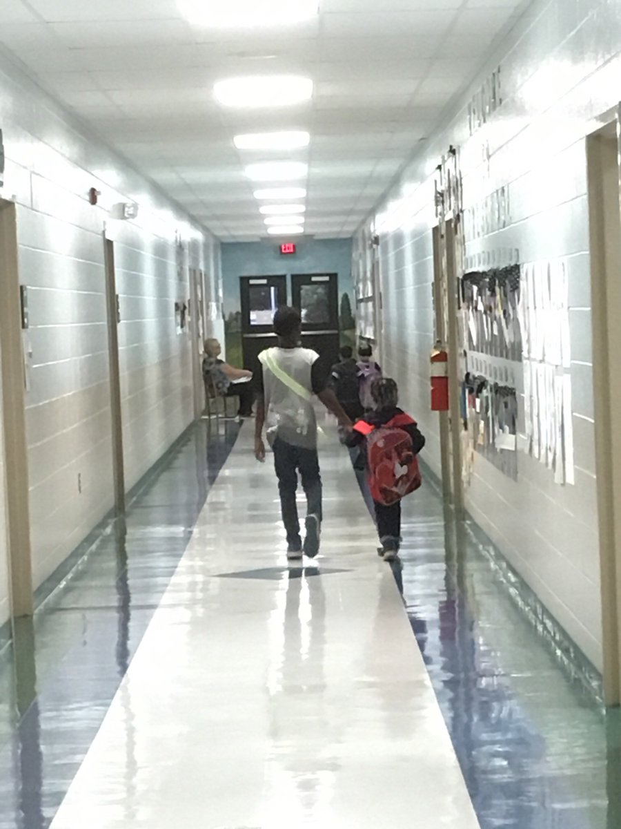 scetigers's tweet photo. Check out our new safety patrol and Mr. Hayes helping our CD friends to class! #bekind #throwkidness #scetigers #hcselem https://t.co/eBNVeECvLz