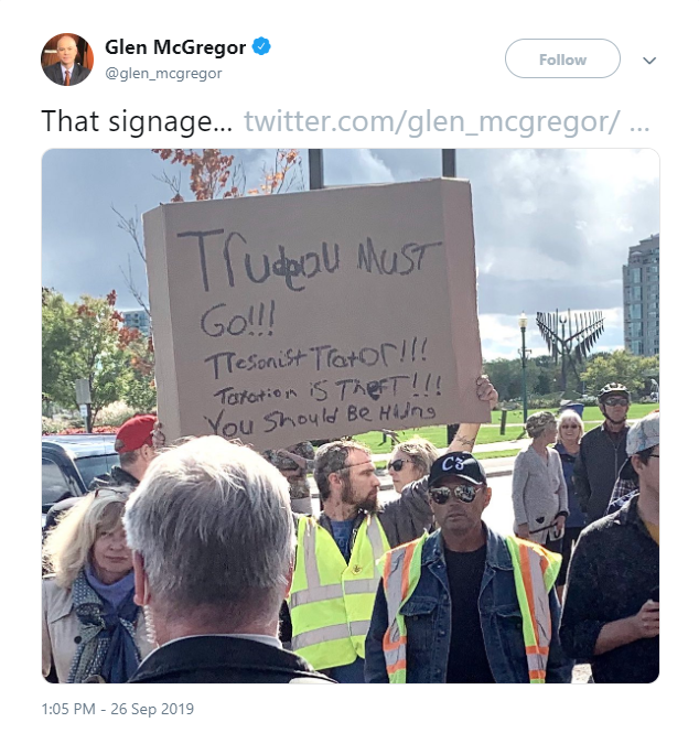 ruthmkb's tweet photo. These #YellowVesters - not the brightest crowd. ๐ #cdnpoli #elxn43 https://t.co/hrWMSNTP22
