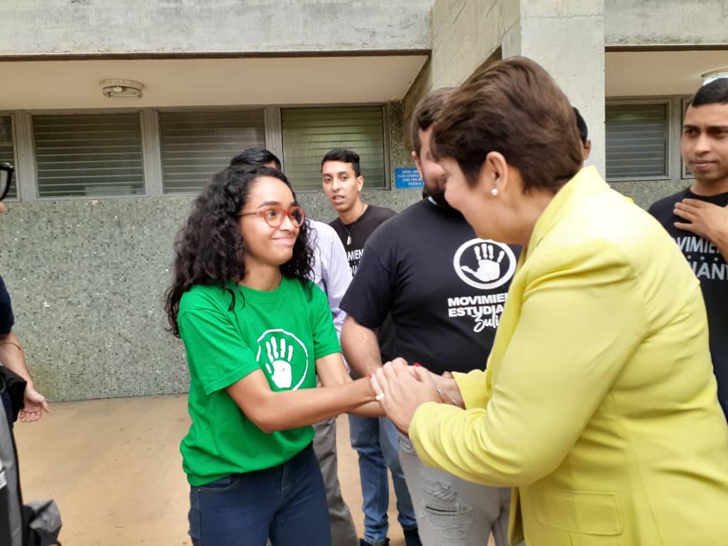 rectoradoucv_'s tweet photo. Rectora, @GarciaArochaC recibió el pasado lunes #23Sep a diferentes estudiantes del interior del país que apuestas por la universidad libre y democrática. #UCV #UniVe https://t.co/EqOX8OA0ue