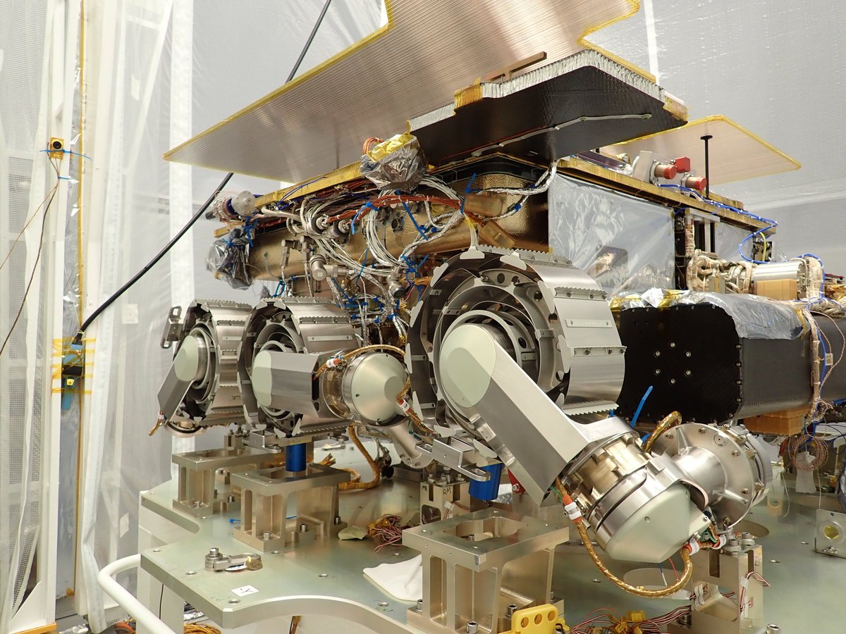 AirbusSpace's tweet photo. #BehindTheScenes - @ESA_ExoMars rover Rosalind Franklin finally gets all her wheels as tests continue in our Toulouse cleanroom👍 https://t.co/5ai8ZppjAZ