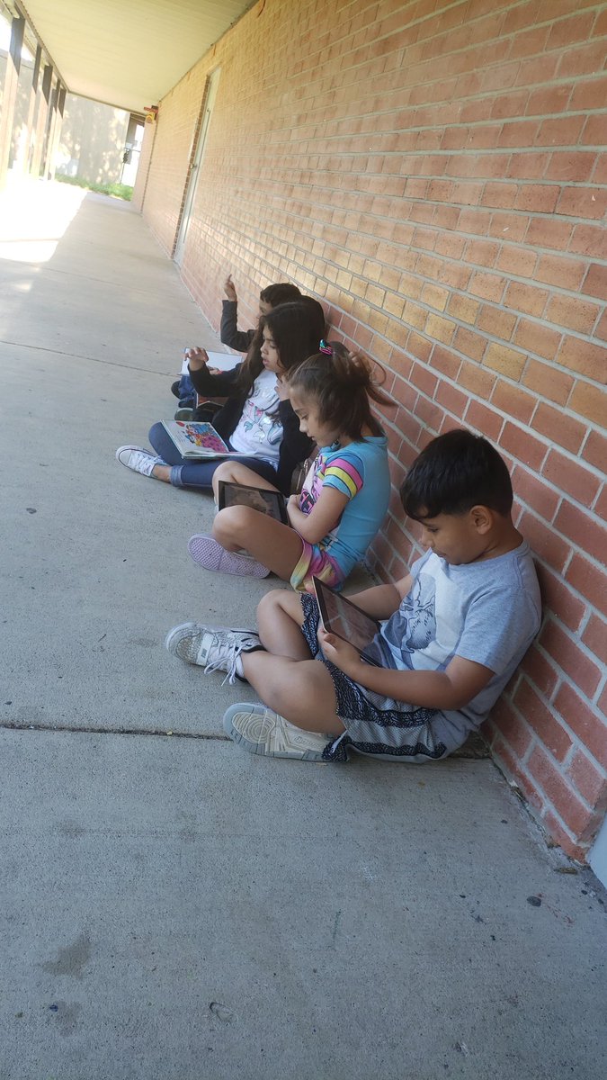 #HEBread3 #HCISDReads