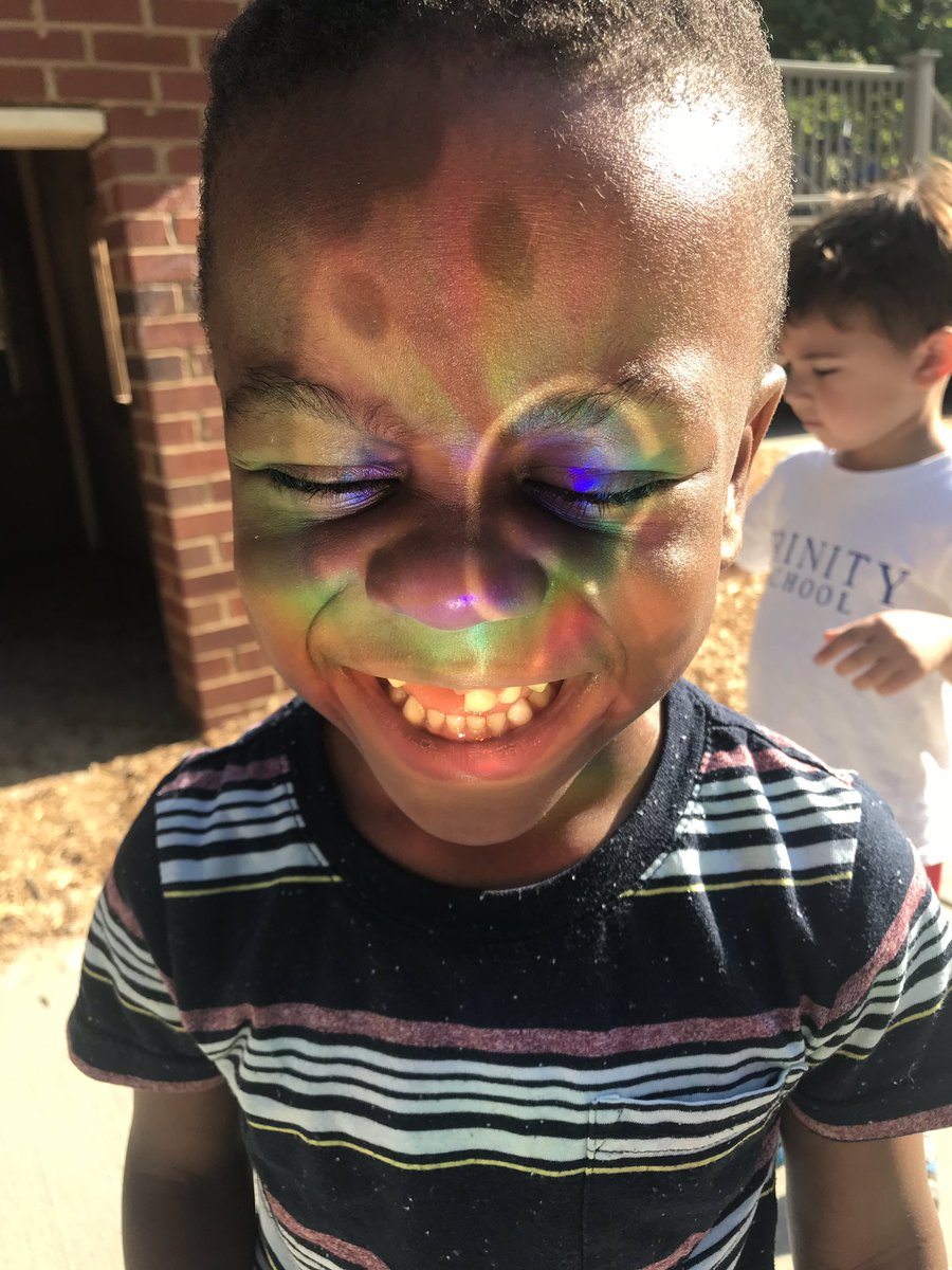 MakeSomeArt's tweet image. Early Learners using their rainbow catchers on a fun Friday morning! 🌈 @TrinityBears #TrinityLearns #CherishChildhood