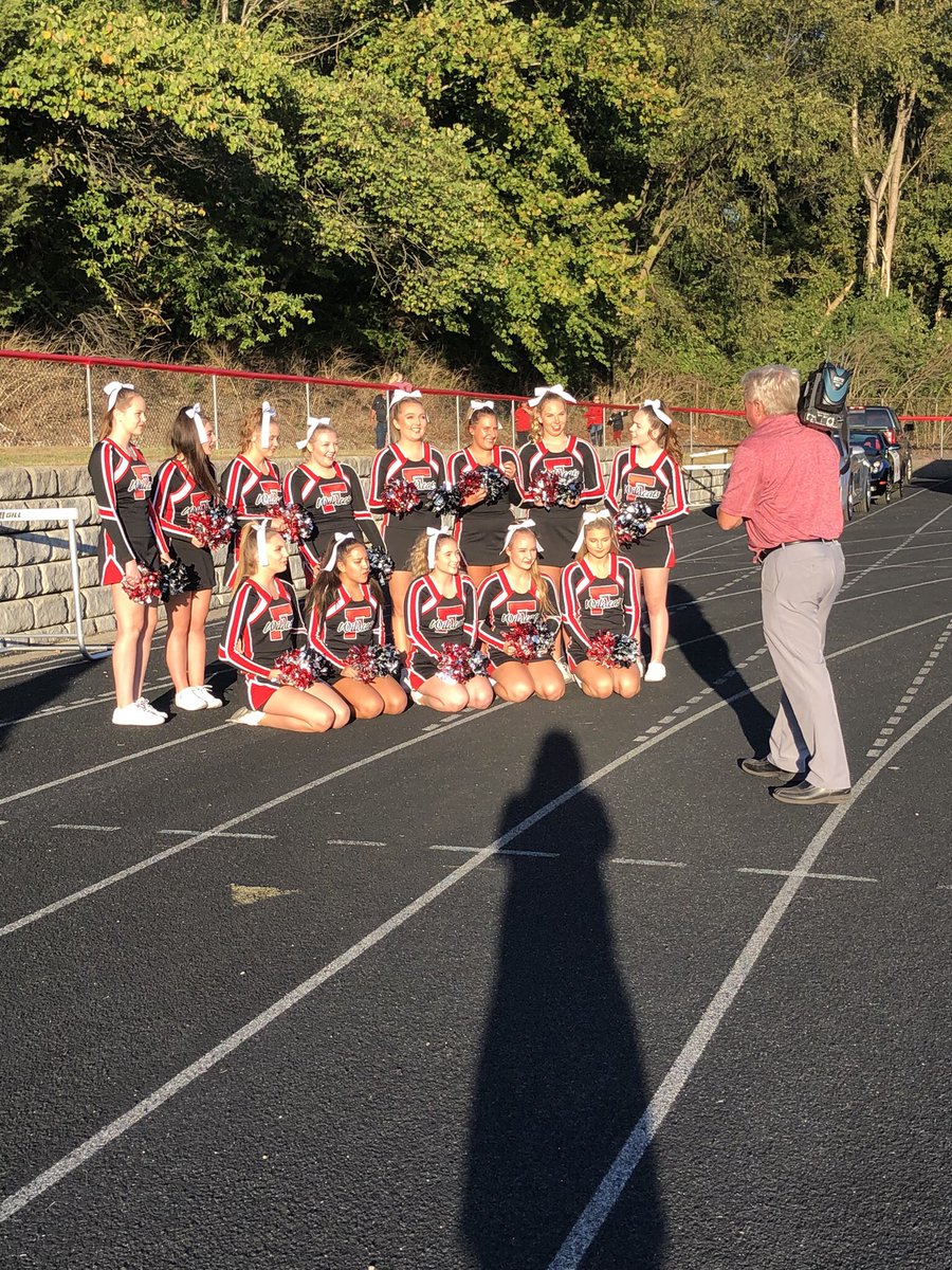 franklin_cheer's tweet photo. Congratulations to our Varsity Football cheerleaders for being named Channel 7 “Cheerleaders of the Week” 🐾🏈 https://t.co/HmxjKblwp3
