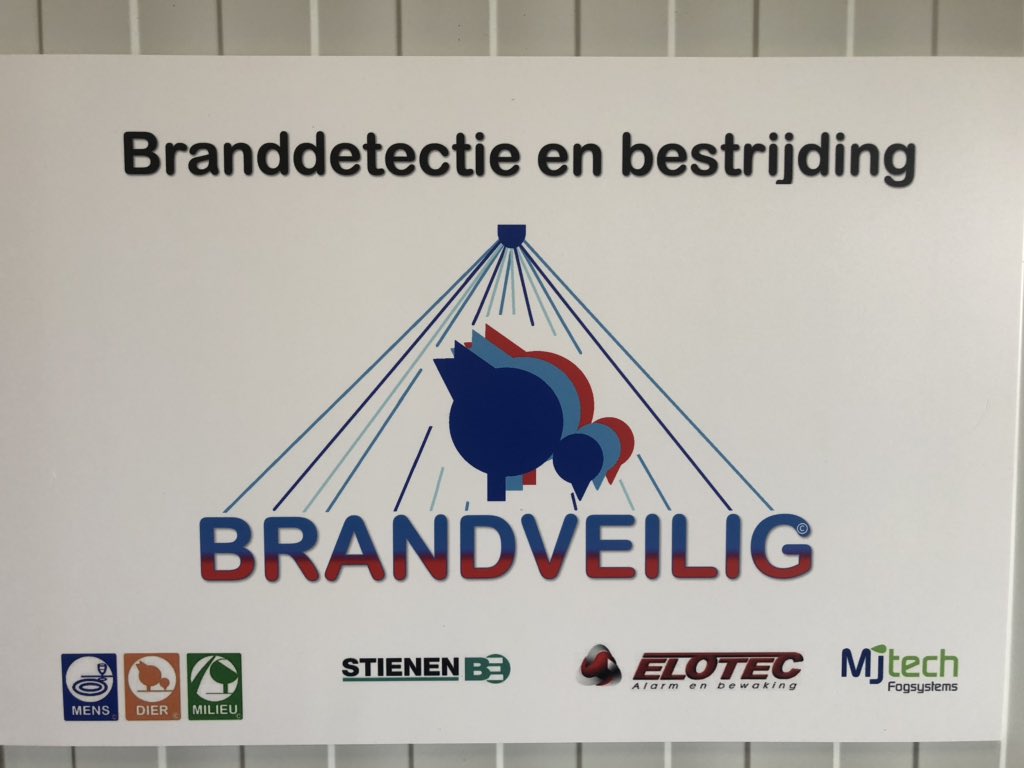 MaickArendsen's tweet photo. @KuijpersKip schitterend bedrijf met oog op toekomst en brandveiligheid mooi voorbeeld van totale keten aanpak. https://t.co/rnkpvZnJUn