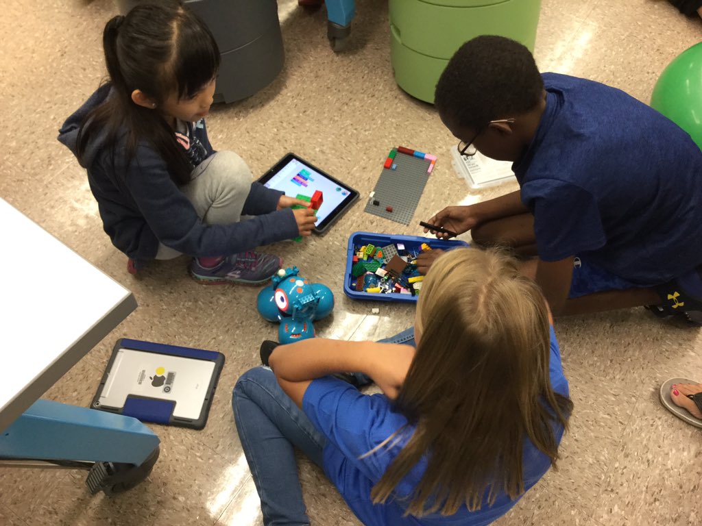 MsBortolani's tweet photo. We are in the #BRNsteamroom today with @sarahmac79 ! The 5th graders are teaching the 2nd graders about @WonderWorkshop Dash and Dot robots along with what an algorithm is! @MrDHilliardTech @BRN_Elementary #brnbears #brnbearscode https://t.co/JiaUzRzMvt