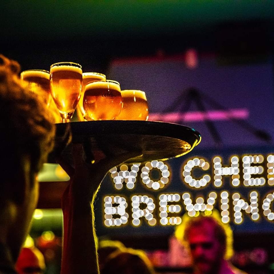 Stippel zelf je route uit of kies uit 3 routes 🍻 Route 1 🍻 DE HELE SANTEMUKRAON!🍻 Stadhuisplein – Janskerkhof - Lucas Bolwerk 🍻
Tilt–de Stad–'t Pandje–De Vrienden– Florin–Luden–Hofman–De Jans Bar– Hemingway –de Zaak–STAN &amp; CO.– Ubica–Voortuin –Het Hart