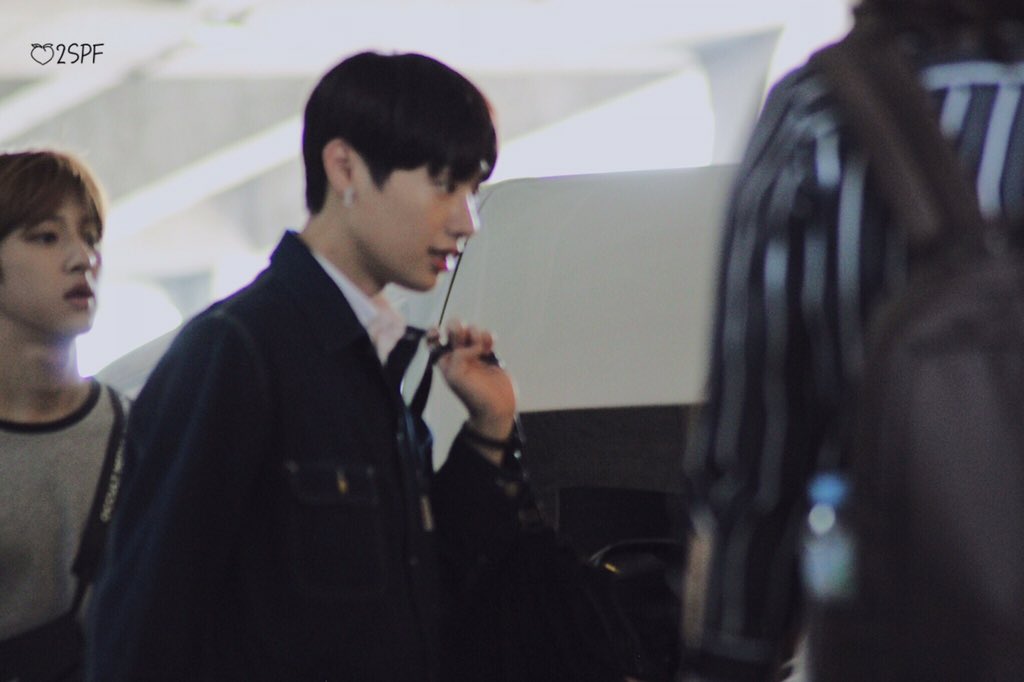 2SPFGALLERY's tweet photo. 🍑☀️
#KCON2019THAILAND
#WelcomeGoldenChildtoThailand
. I eventually know his name, Youngtaek and he's one of main rappers. OMG~ he's such a good-looking person.😍✨

190927
#Golden_Child #골든차일드 #YOUNGTAEK #손영택 #영택 #태그 https://t.co/UPg4a0WzjP