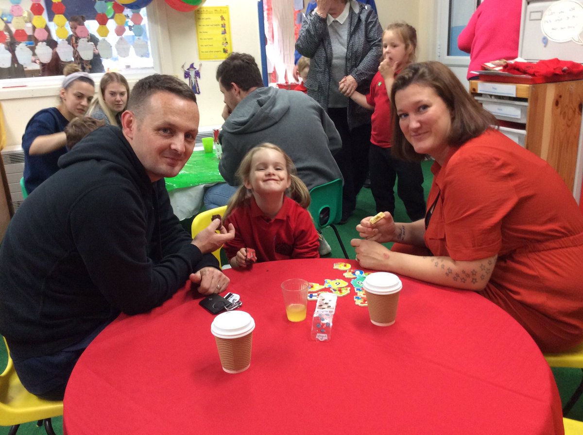 AshKnotty's tweet photo. Our EYFS children have raised an amazing £103.37 for Macmillan Cancer Support by hosting a coffee morning/ afternoon with a lot of cake!
#WorldsBiggestCoffeeMorning
#AmazingParentSupport https://t.co/xpHANjxFbl