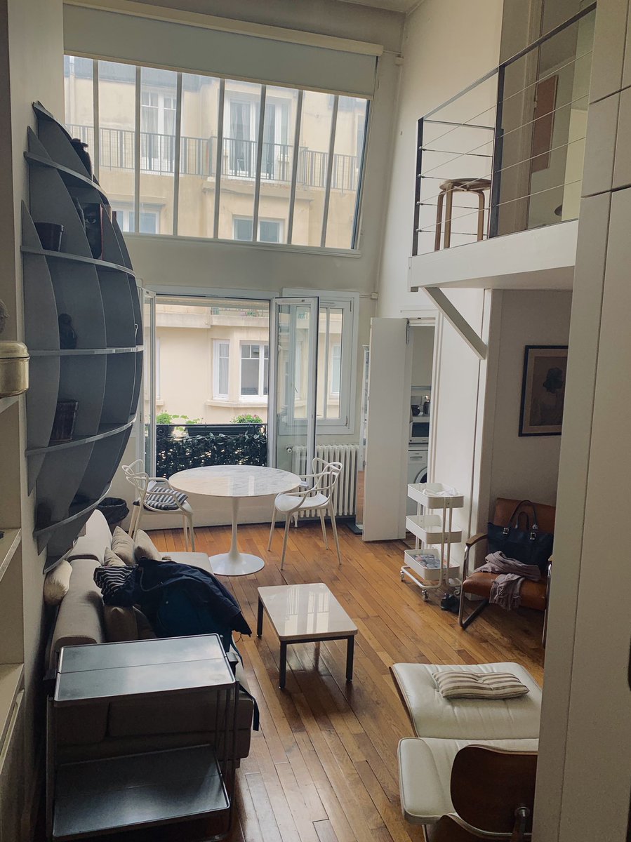 ehsacton's tweet photo. Paris. We have arrived 🇫🇷 #Airbnb https://t.co/r0LrleLlFV