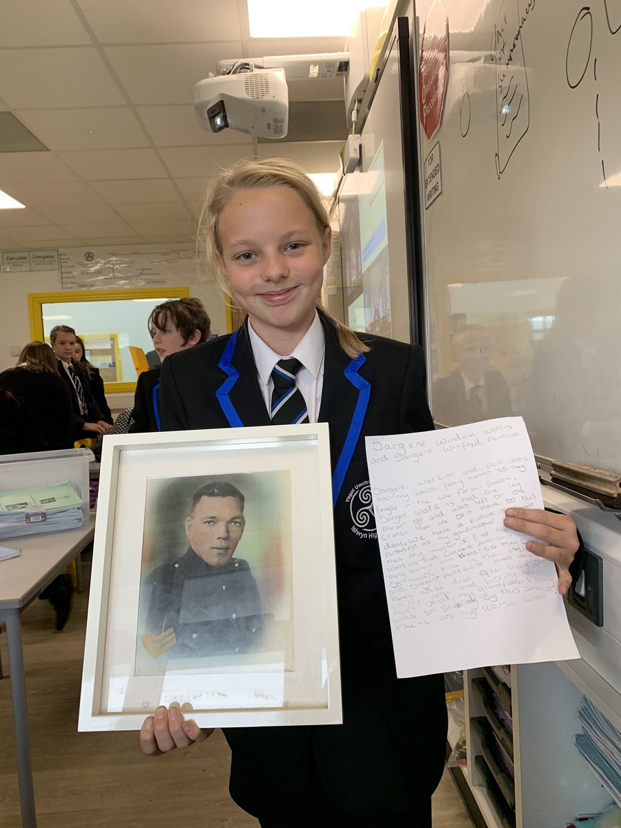 IslwynHistory's tweet photo. Here’s Keavie from 8H1with a painting of her ‘Welsh hero’ - her great , great , great grandfather who fought in WWl. Thanks for showing this! #welshhero #historyhomework https://t.co/FdJ0JIUpdR