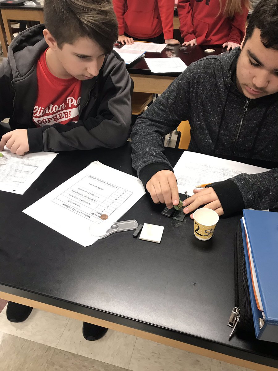 MHeimScience's tweet photo. 7th graders working on Identifying Minerals! Checking the hardness and streak. #HeimCPScience7 https://t.co/ojZ4pS1uY1