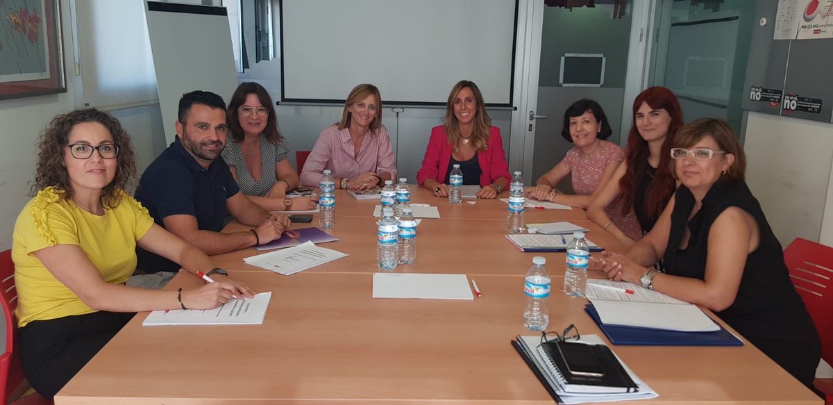 pititorres's tweet photo. Presentación del I estudio piloto sobre Prevención del Maltrato  en personas mayores, servicio de Teleasistencia de Concejalía de Derechos Sociales y Familia. Buen trabajo x unos profesionales entregados a los casi 3.000 usuarios de @TunstallTlevida @dsocialesmurcia @AytoMurcia https://t.co/x0qeuelMMM