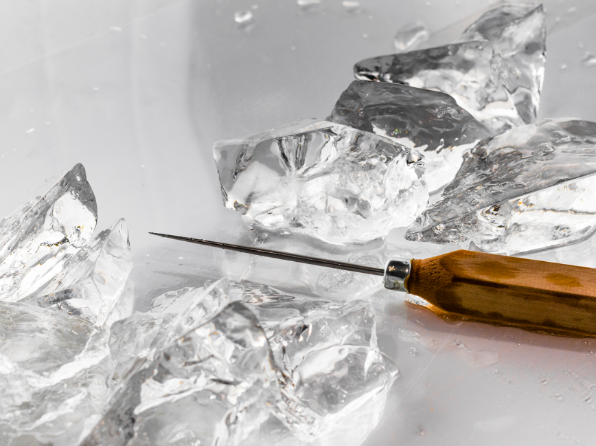 Equip yourself with the best tool in the bar, Ice👏
​​#IceModern #shakingice #Cocktailice #Ice