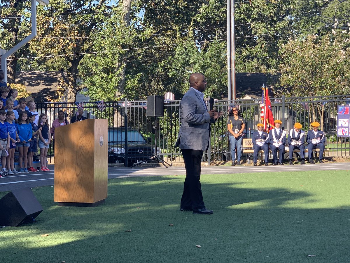MichaelPoore1's tweet photo. 3 Great speakers @lrsd Forest Park.  Appreciate @LtGovTimGriffin @FrankScottJr and Chief Hubbard for their inspiring words! https://t.co/qnCSk1Tjes