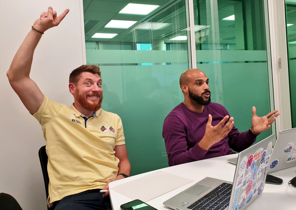 EaGuerch's tweet image. Le vendredi à 17:00 on ne rigole pas à l&apos; #AXAAgileCenter ... échanges passionnés (mais polis 🙋‍♂️🙋‍♂️) sur le futur cursus de formation pour les POs.