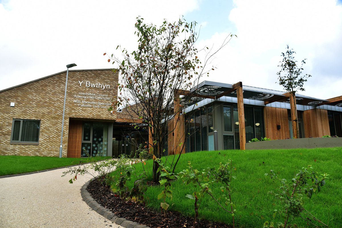 CwmTafMorgannwg's tweet photo. We @CwmTafMorgannwg think that the new Y Bwthyn unit is truly amazing.  It will have huge benefit and provide great care for our patients and their relatives at a time of great need for tender care @macmillancancer @NGSOpenGardens https://t.co/JvqI7a34B1
