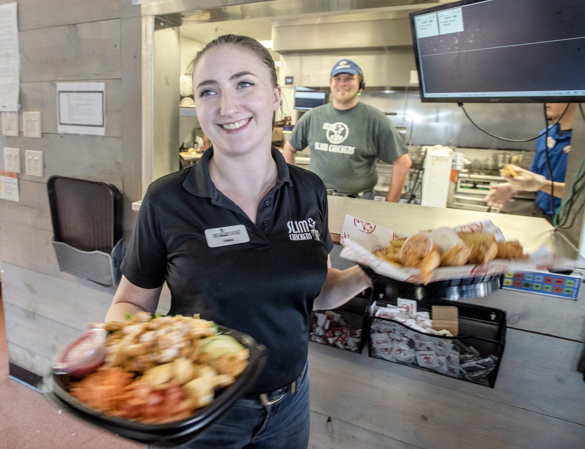 news_gazette's tweet photo. There's no Tom's #Mailbag this week, but here's some business news to tide you over from @Mitchell6. New owners for @champaigncity's @slimchickens: https://t.co/4TVRZHc3jo https://t.co/zL9wb057Ta