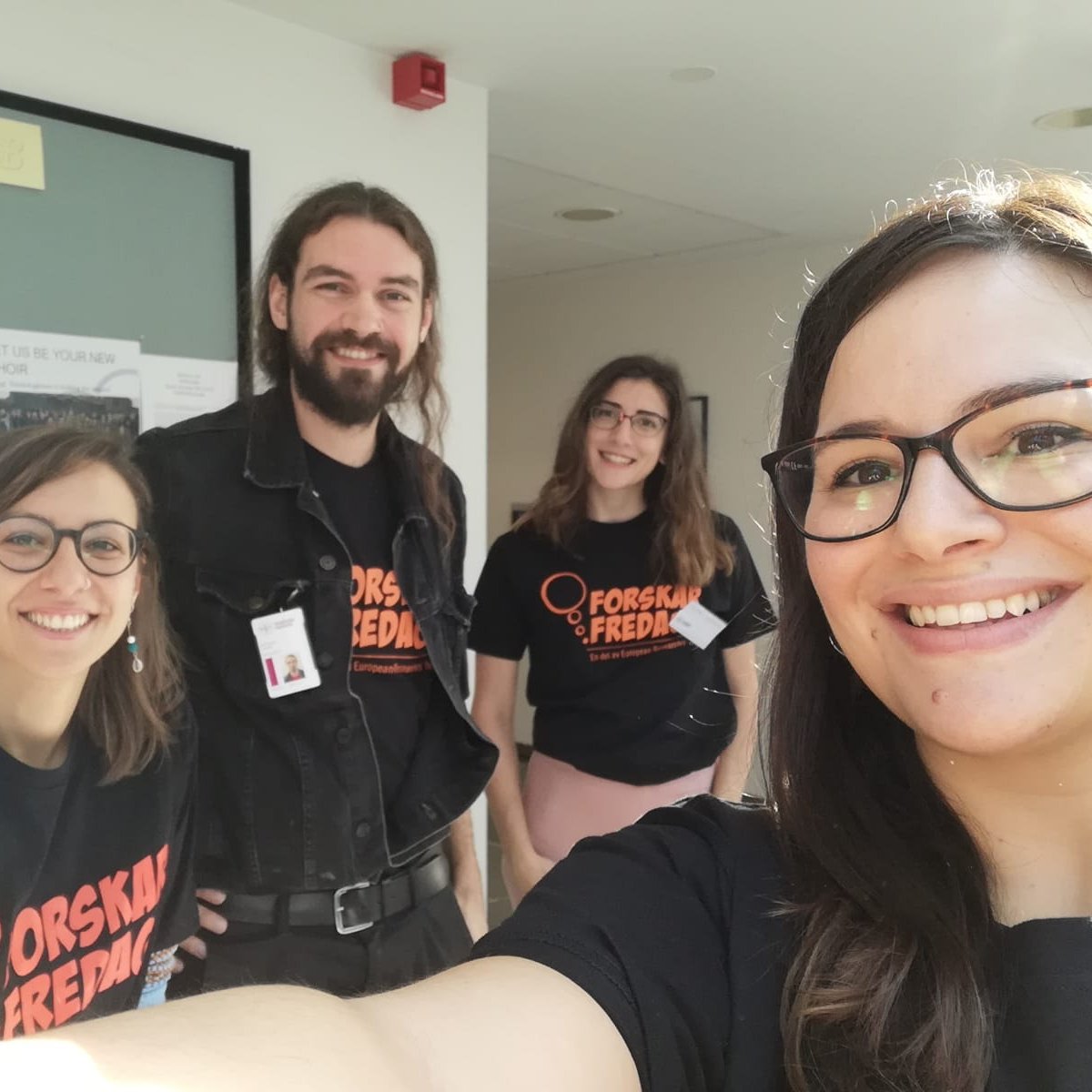 Today we demonstrated illusions and gave presentations at ForskarFredag2019, a science outreach event in Stockholm. Click here: forskarfredag.se to know more! #ForskarFredag @kkilteni_neuro <a href="/IriyeIriye/">Heather Iriye</a> <a href="/lauracrucianel1/">Laura Crucianelli</a> <a href="/nikaradziun/">Dominika Radziun</a> <a href="/coppi_sara/">Sara Coppi</a> <a href="/VictoriaTrifon3/">Victoria Trifonova</a>