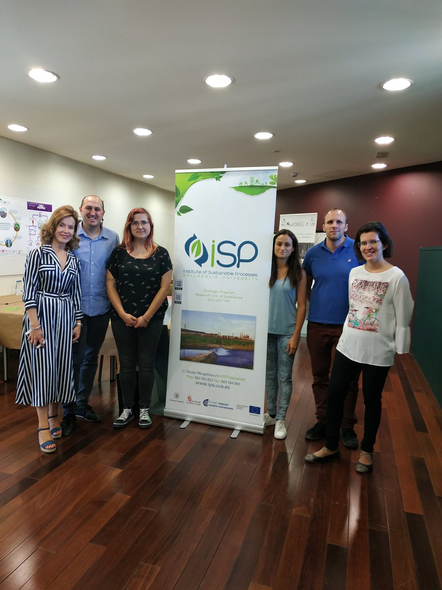 ISPUva's tweet photo. ¡Ya estamos en #lanochedelosinvestigadores presentando nuestros proyectos! @ISPUva @urbiofin @DeeppurpleEU #valorcomp #ERN2019 @MCienciaVLL https://t.co/ezu930uMRR