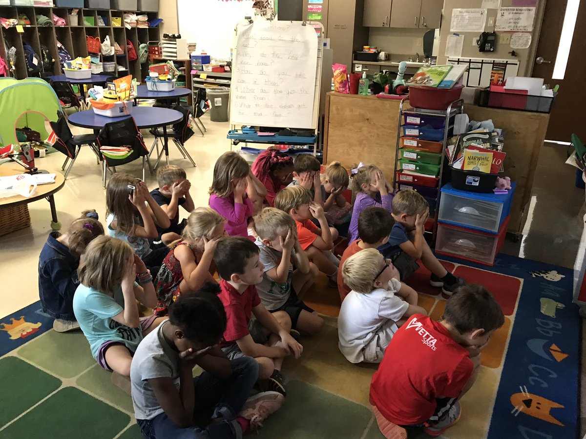 Learning about the elephant sanctuary in Tennessee @RobinsonElem @SkypeClassroom <a href="/ElephantsTN/">The Elephant Sanctuary</a>