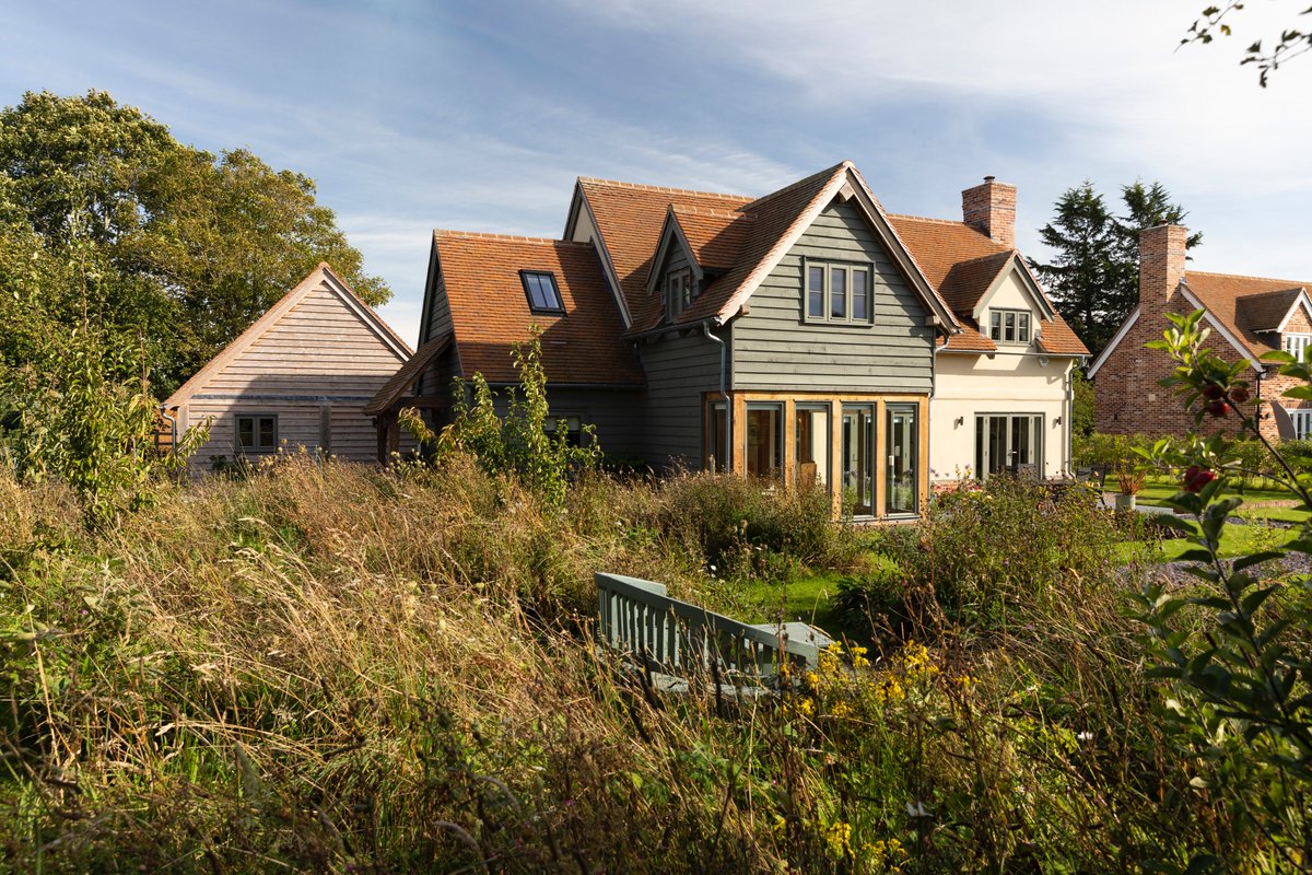 The weather can’t seem to make up its mind today in Herefordshire... We’re reminiscing about our last photoshoot of the year from a few weeks ago, when it was a gloriously sunny day. The wild flower garden photographed beautifully! #borderoak #pearmaincottage #oakframe