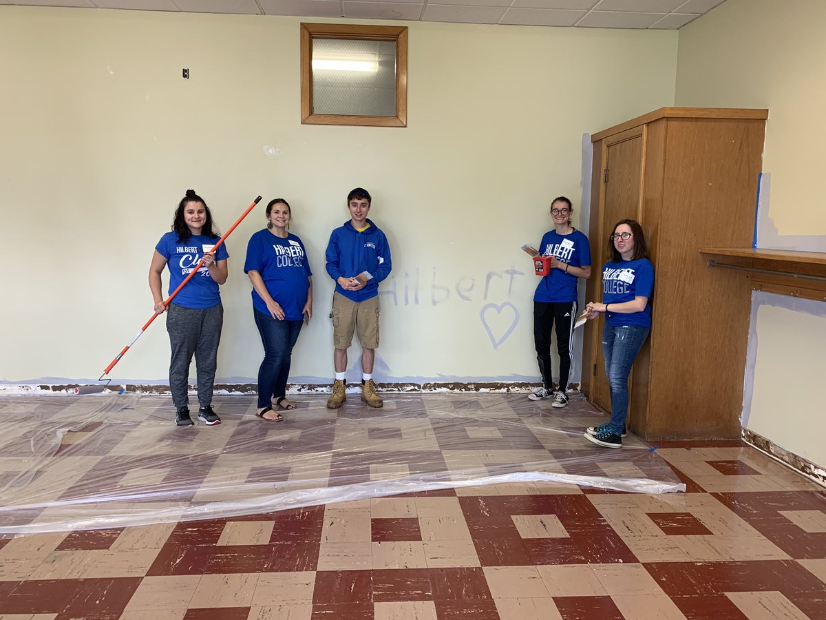 HilbertServes's tweet photo. Helping out @716Ministries today as @HilbertCollege #DayofService!  #theHilbertDifference https://t.co/JMxo7S7sJw