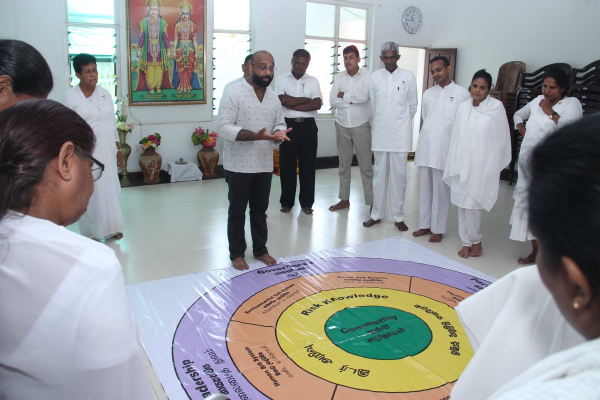 cspecairex's tweet photo. We’re so proud of #CSP2014 alumnus @Novilwije from Sri Lanka for facilitating his training initiatives with over 100 religious leaders from diverse cultural backgrounds! This project brought together leaders to discover methods for community resilience. Congrats, Novil! https://t.co/iAximmxdoA