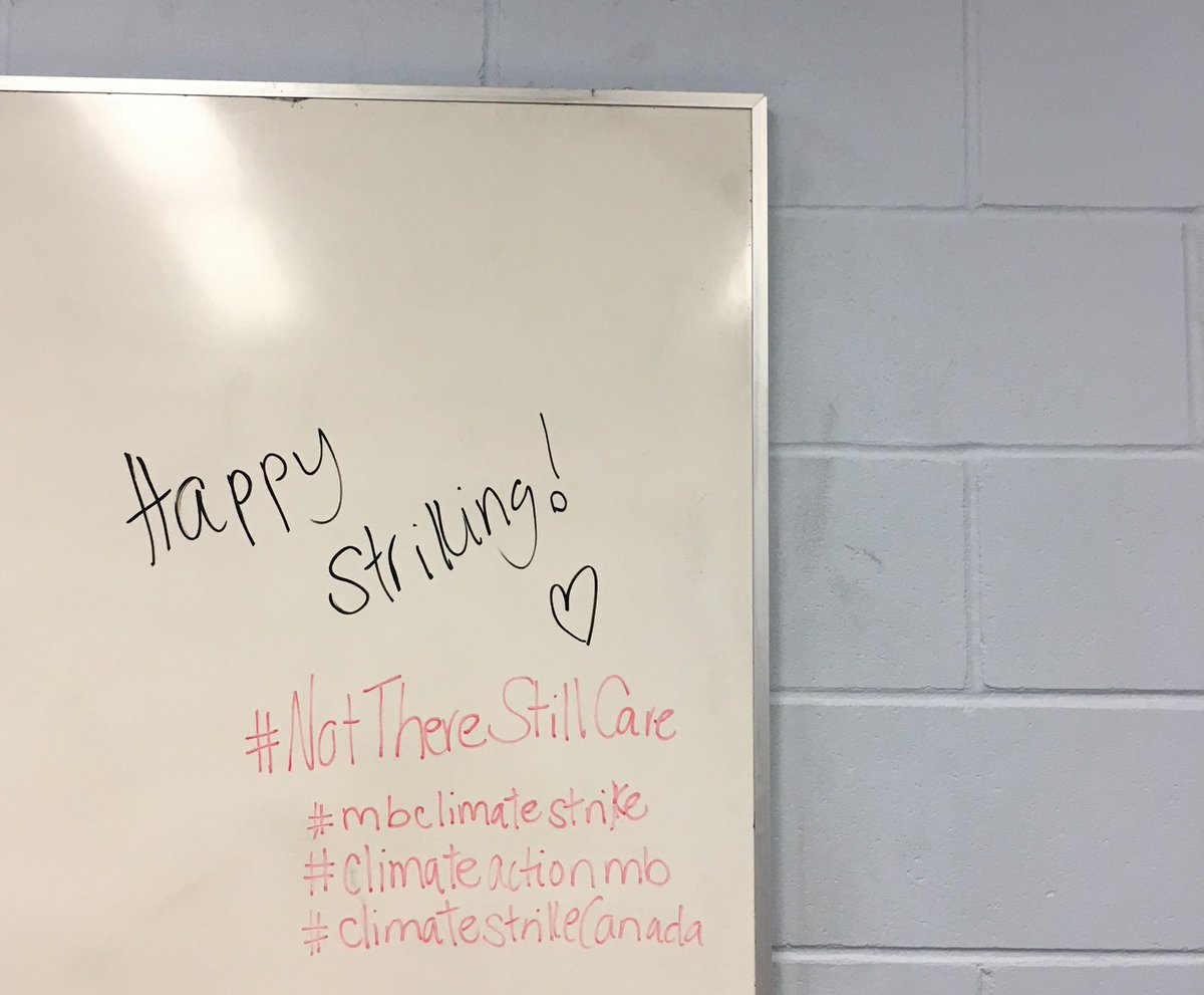 chupineuse's tweet photo. All the FOMO! Happy striking! Bonne grève à tousses!
#nottherestillcare #mbclimatestrike #climatestrikecanada #climateactionmb https://t.co/lyz0jeHPxQ