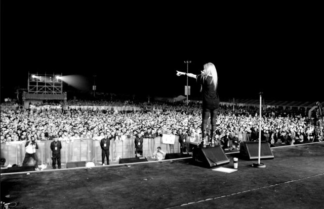 batchstuff's tweet image. Dearest @AvrilLavigne I’m so fucking thankful for you life 💫 you’re truly warrior. Thank you for everything you’ve done to me. Your voice is my driving force 💛
#HappyBirthdayAvrilLavigne from Poland