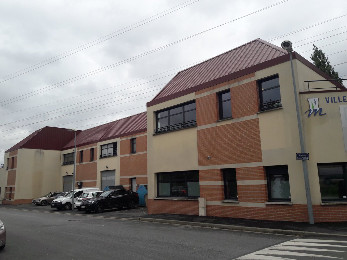 Epareca's tweet photo. Le 25/09, 1ere visite d'@Epareca à Neuilly-sur-Marne (93). Objectif : compléter l'offre de locaux d'activités en complémentarité de la Cité artisanale Poincaré. https://t.co/aqxM61ELPd