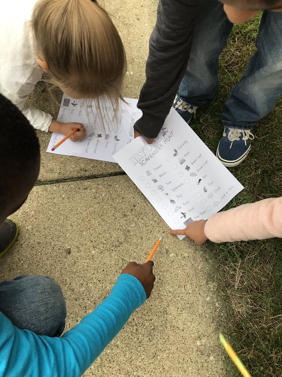MsBucaroSD54's tweet photo. 🌼 ScAvEnGeR HuNt! 🌸🍃
SEL Celebration... 1st grade had a blast! We beat the rain! https://t.co/003l1i8Wzm