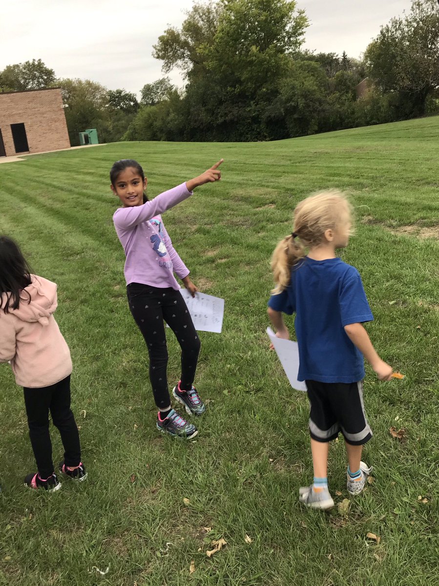 MsBucaroSD54's tweet photo. 🌼 ScAvEnGeR HuNt! 🌸🍃
SEL Celebration... 1st grade had a blast! We beat the rain! https://t.co/003l1i8Wzm