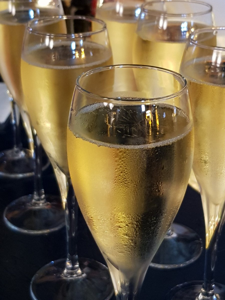 WebInReims's tweet image. Et maintenant, champagne ! Merci @chacunsesbulles ! #webinreims #dataparty