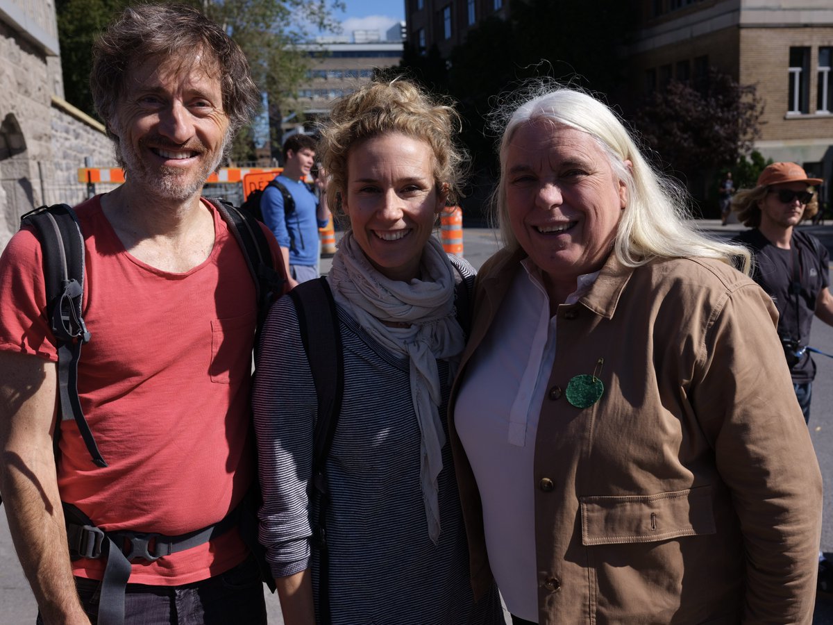 Ça fait du bien d’être dans la rue avec tout ce beau monde après avoir talonné le gouvernement à l’Assemblée nationale toute la semaine ✊! 

#FridaysForFuture #grevepourleclimat #27septembre