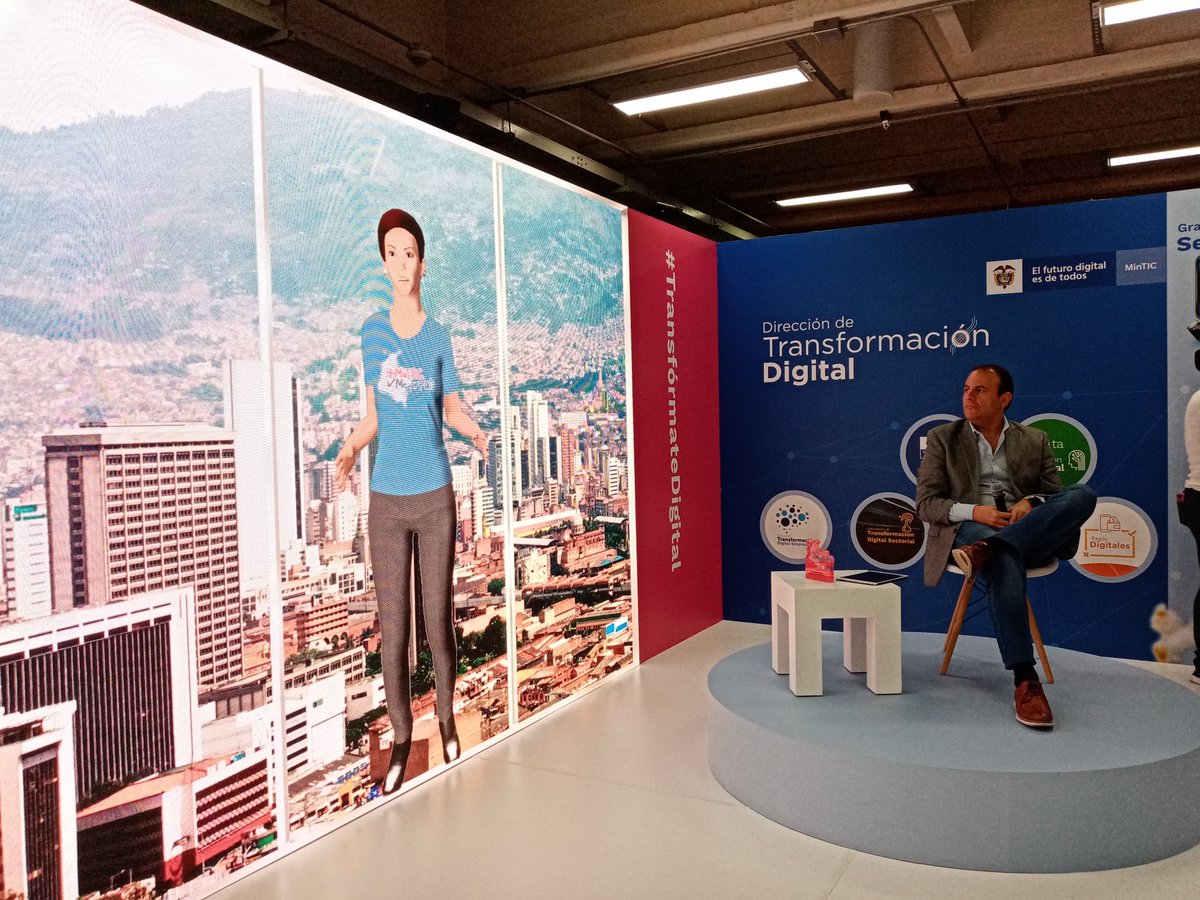 Transforma_Dig's tweet photo. El gerente general de @IBMColombia, @Espinosa_DP, nos explica cómo la alianza que tuvo con @SomosAGROSAVIA y el @Ministerio_TIC, apoyó a los agricultores del país en el análisis de suelos por medio de #InteligenciaArtificial

#Colombia40 #Bogotá https://t.co/pfqbXCc00Z