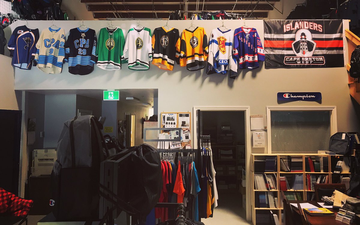 novatrophy's tweet photo. New addition to the Showroom wall @CBWestIslanders 👀 
#customflags #Proudsponsor https://t.co/cQQnIDWI1g