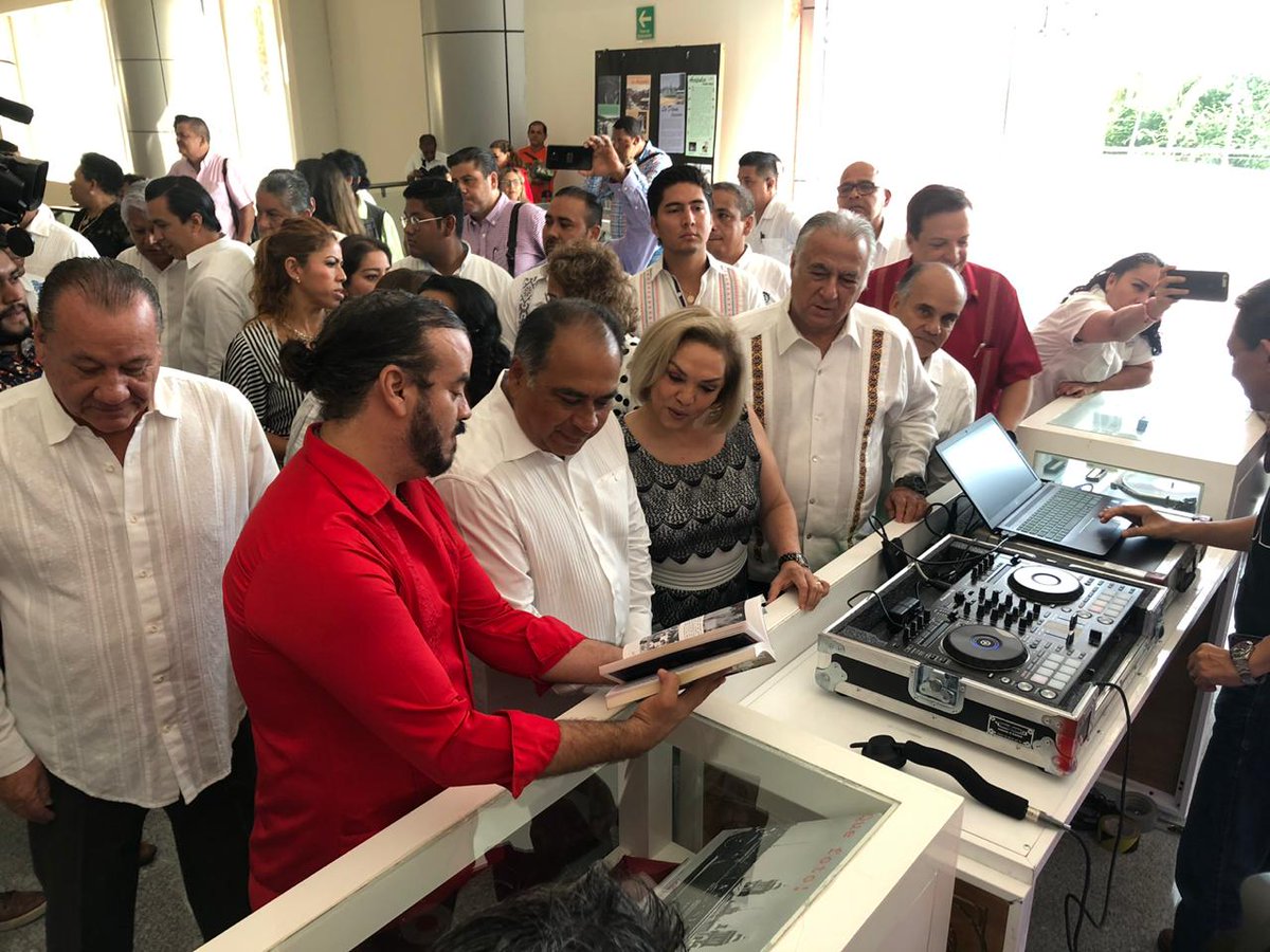 Expo Mundo Imperial (@expoimperial) on Twitter photo El Gobernador de #Guerrero <a href="/HectorAstudillo/">HectorAstudillo</a> presente en el lanzamiento de la Galería Rodante de <a href="/estrella_de_oro/">Estrella de Oro</a> en compañía de <a href="/erescalona11/">ERNESTO R. ESCALONA</a>.
#ExpoMundoImperial #RivieraDiamante #Acapulco #DíaMundialDelTurismo El Gobernador de #Guerrero <a href="/HectorAstudillo/">HectorAstudillo</a> presente en el lanzamiento de la Galería Rodante de <a href="/estrella_de_oro/">Estrella de Oro</a> en compañía de <a href="/erescalona11/">ERNESTO R. ESCALONA</a>.
#ExpoMundoImperial #RivieraDiamante #Acapulco #DíaMundialDelTurismo