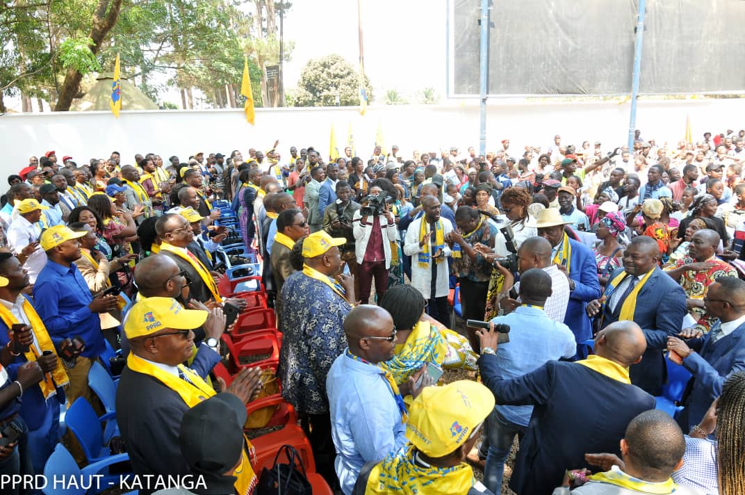 *4 ème et dernier jour des adhésions massives de la cellule de base @WaNdani au PPRD*
Un seul mot: interaction. L’interaction entre Jacques Kyabula et sa base. 
Incroyable interaction ! Entre eux, c’est une « love story » de longue date !