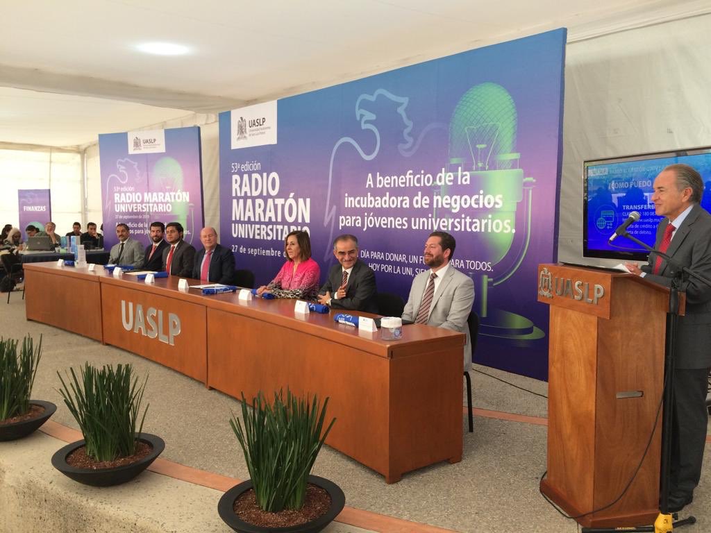 lorenavr3's tweet photo. Acompañé a Juan Manuel, a la edición 53 del Radio Maratón de la @LaUASLP Los invito a ser solidarios con la comunidad universitaria y apoyar a jóvenes emprendedores a fortalecer  la incubadora de negocios. https://t.co/kSzHPGPTEs